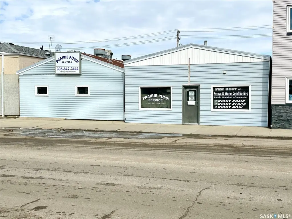 405 & 407 Railway Avenue, Weyburn