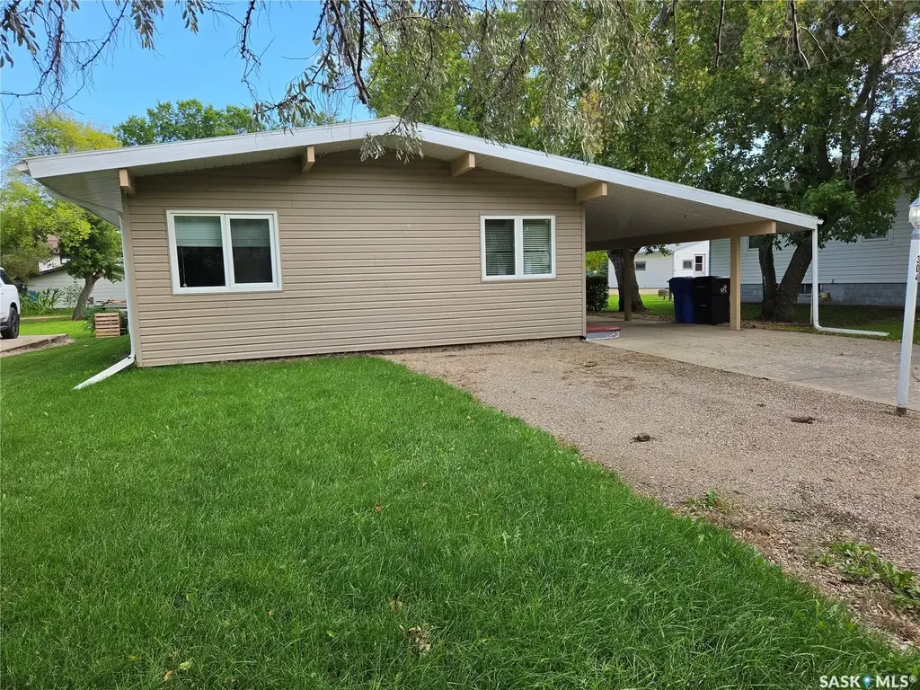 304 Second Avenue E, Lampman