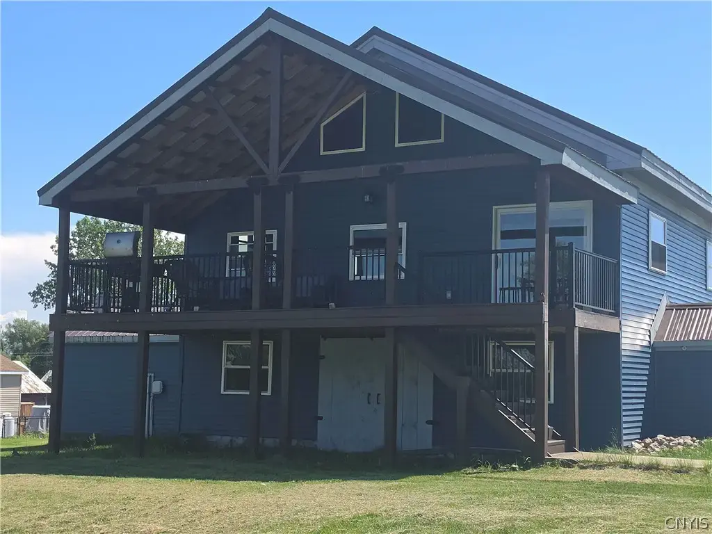 7318 Pine Woods Rd, Lyme