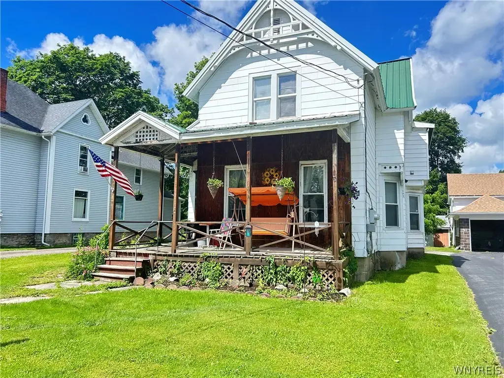 19 Walnut St, Attica