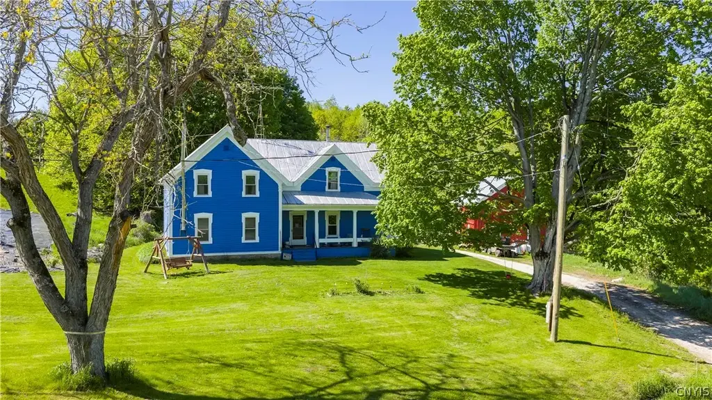2287 County Route 11, Gouverneur