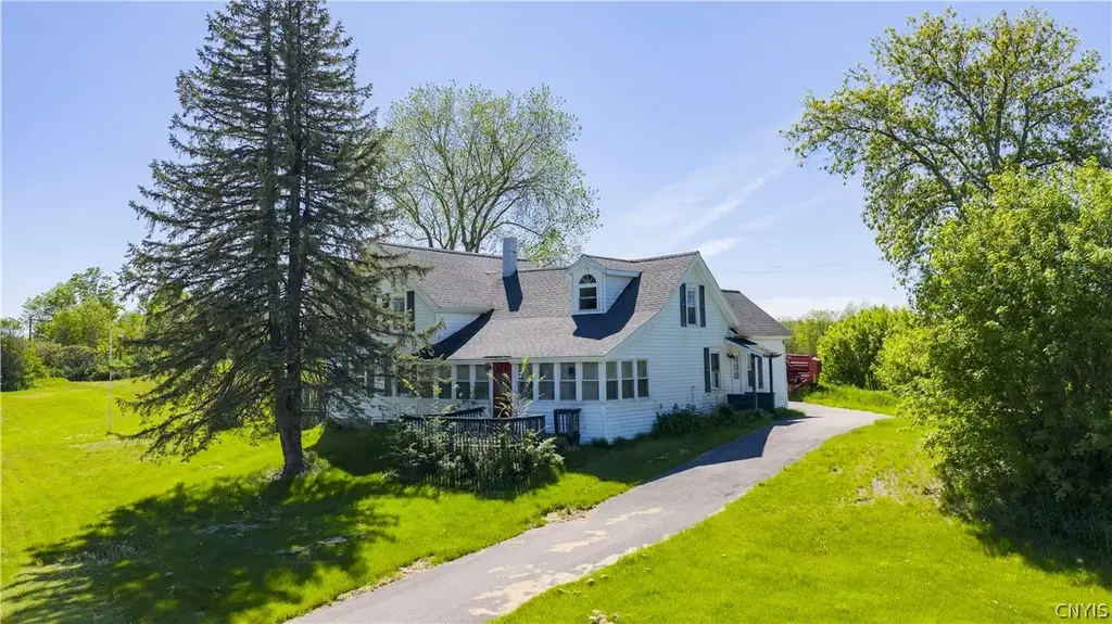 2255 County Route 11, Gouverneur