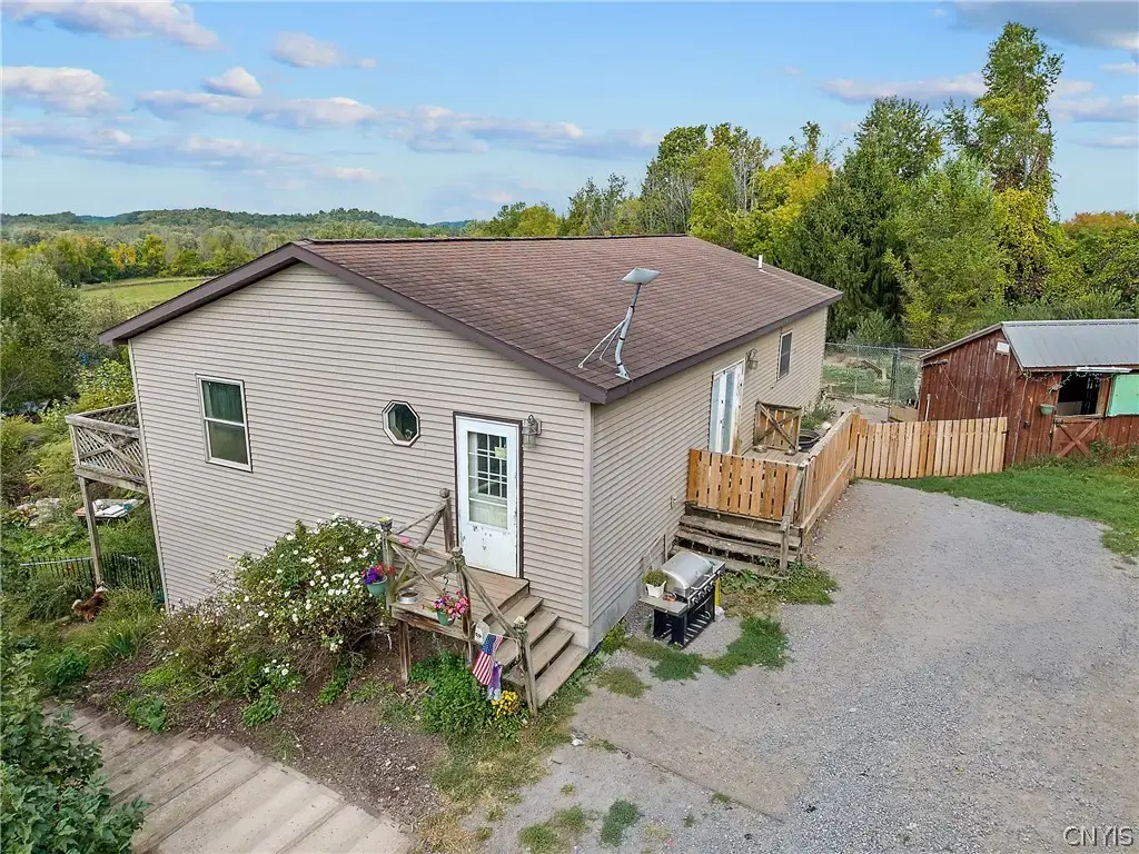 693 Masters Road, Elbridge