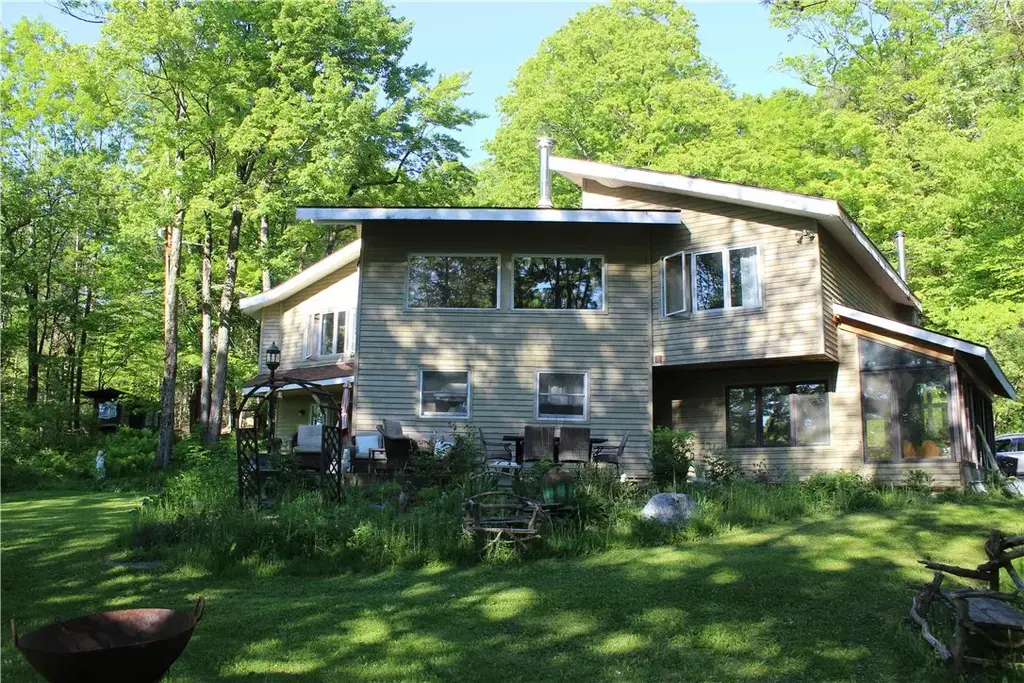 714 Pleasant Valley Road, Sherburne