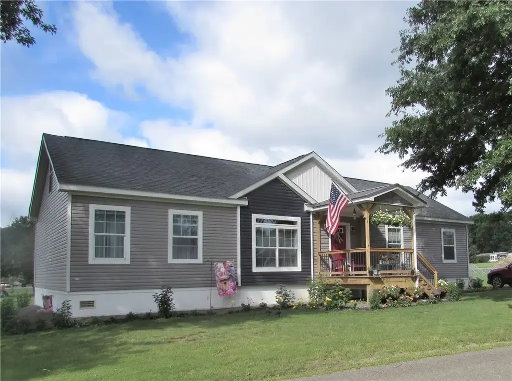 81 Cayuga Drive, Lisle