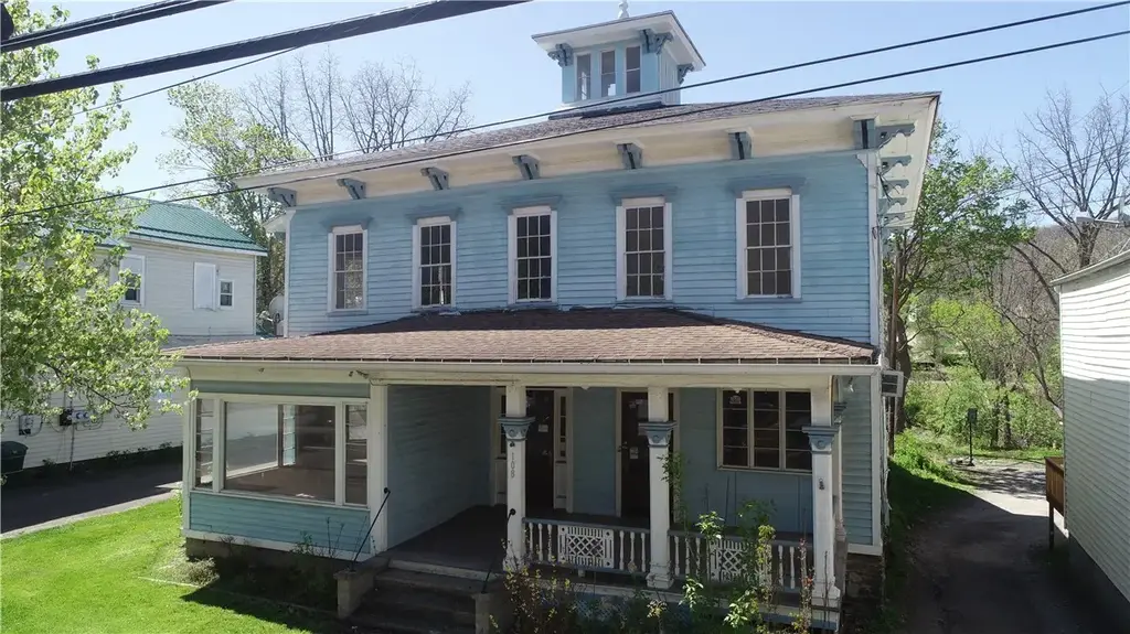 108 N Main Street, Naples