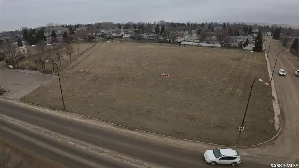 301 North Service Road W, Swift Current