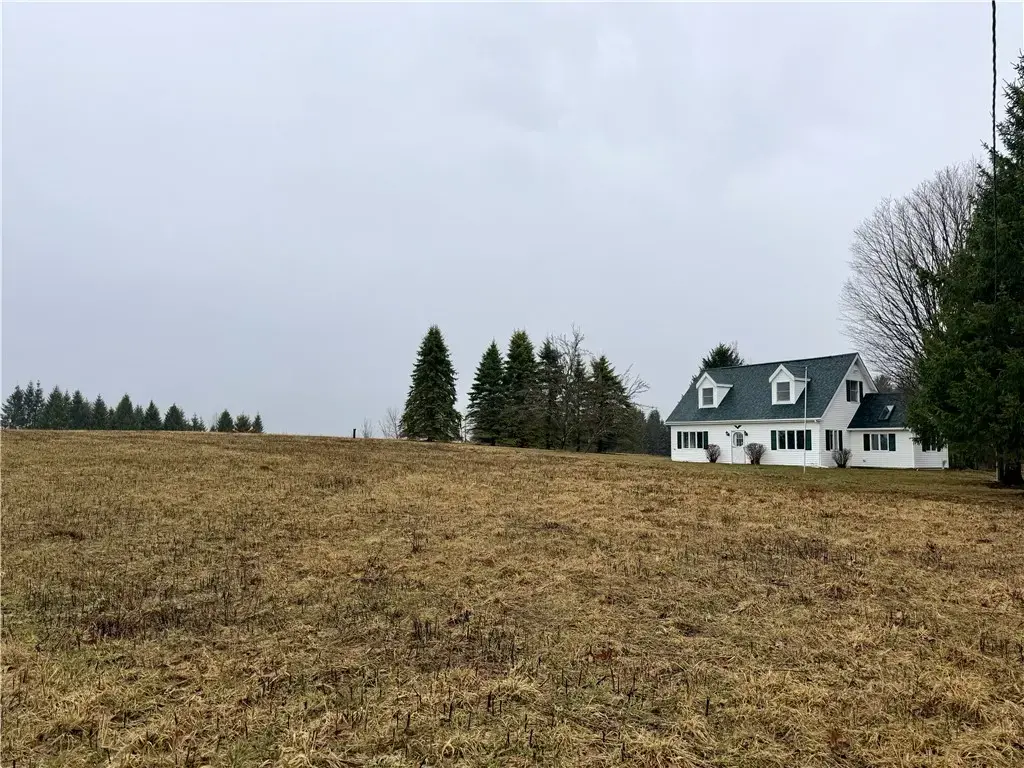 243 Mumbulo Road, Pittsfield
