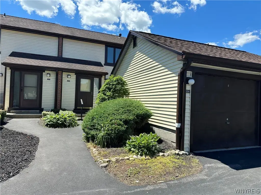 304 Charlesgate Circle, Amherst