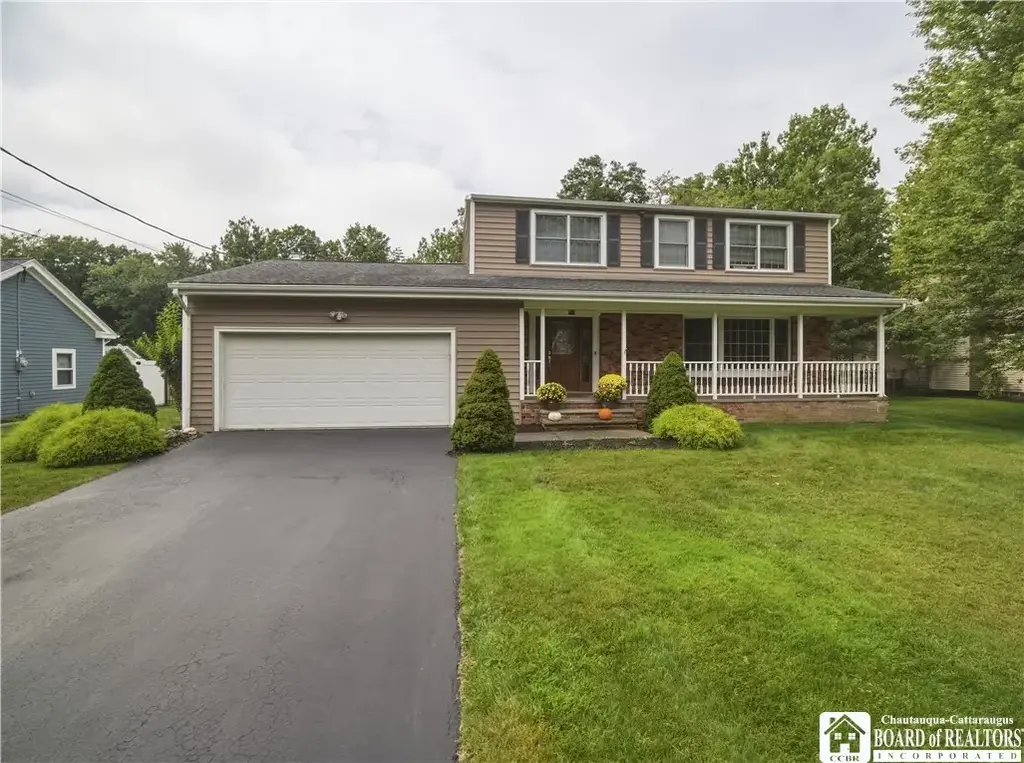 32 University Park, Pomfret