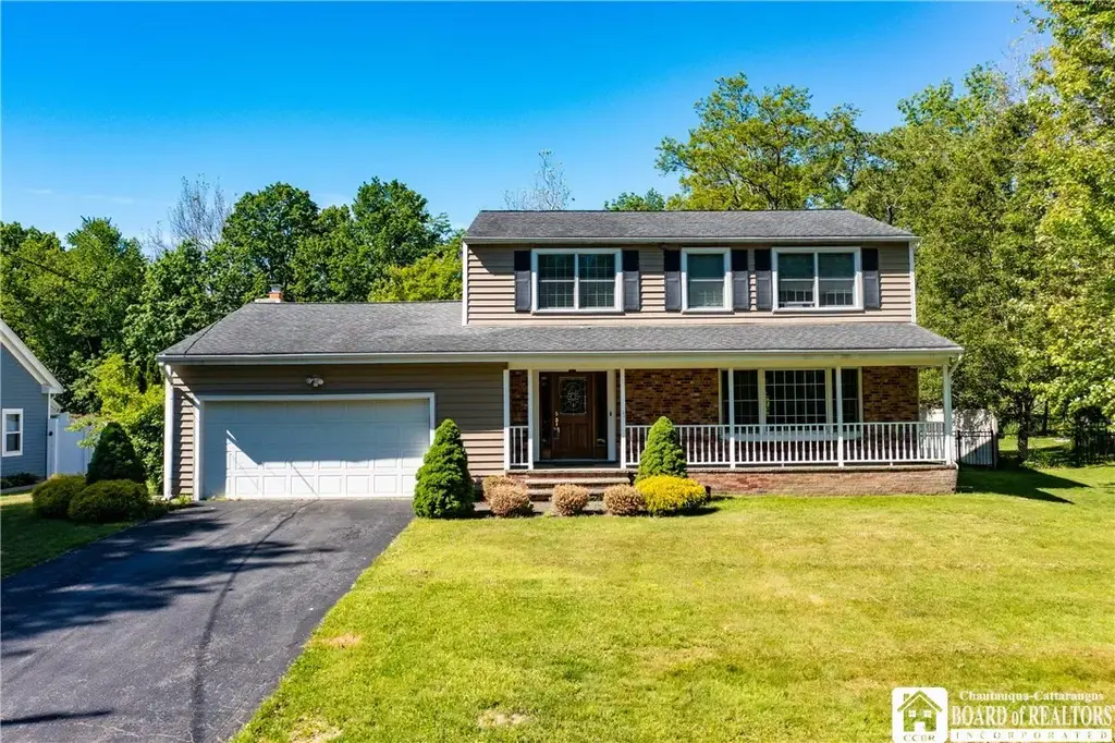 32 University Park, Pomfret