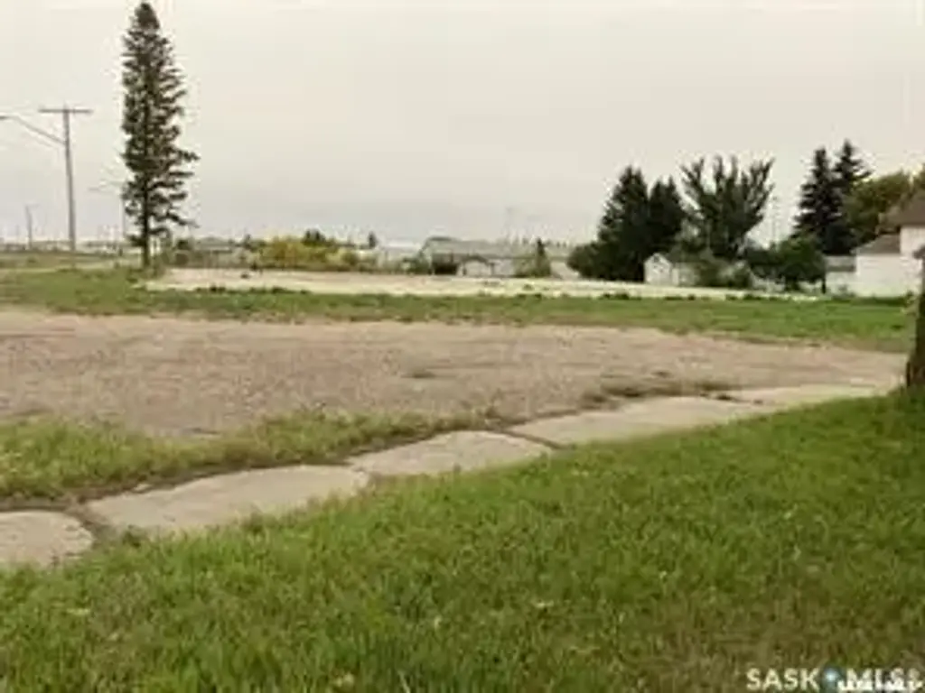 8 South Front Street, Yorkton