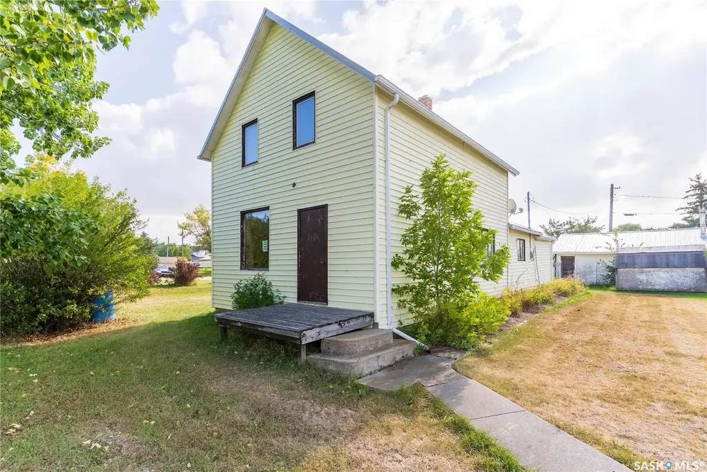 116 Rouleau Street, Rouleau