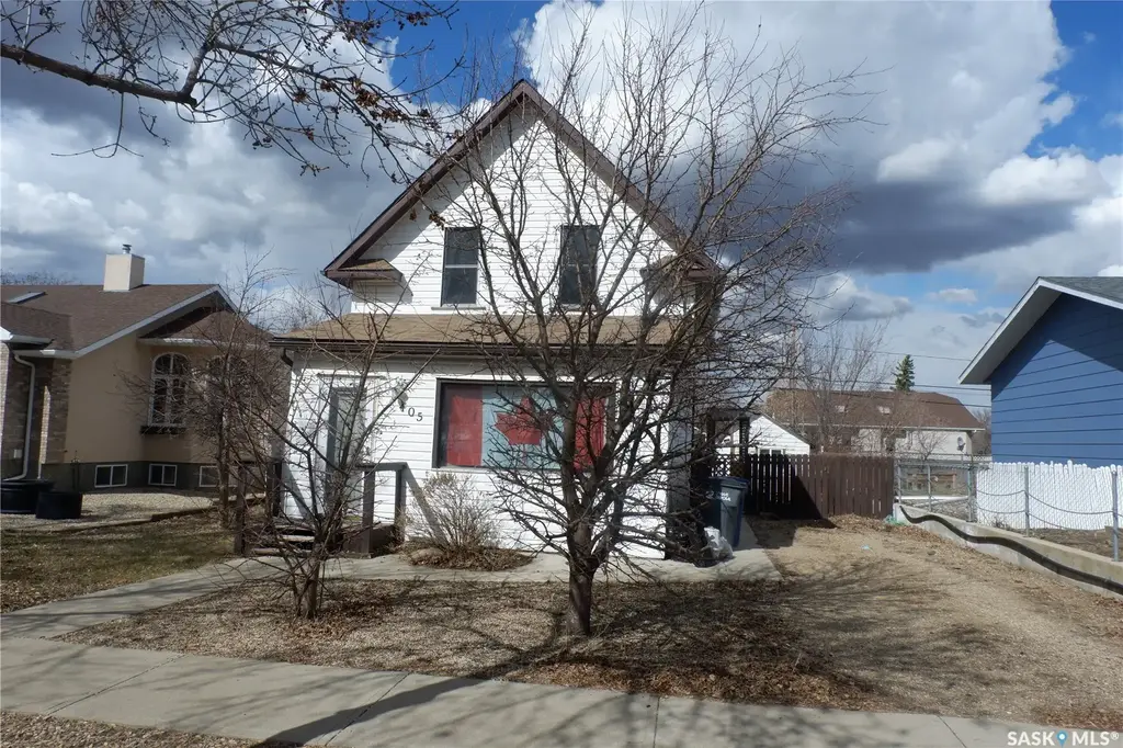 405 4th Avenue E, Assiniboia