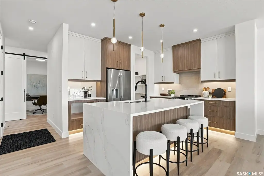 102 Cockcroft Manor, Saskatoon