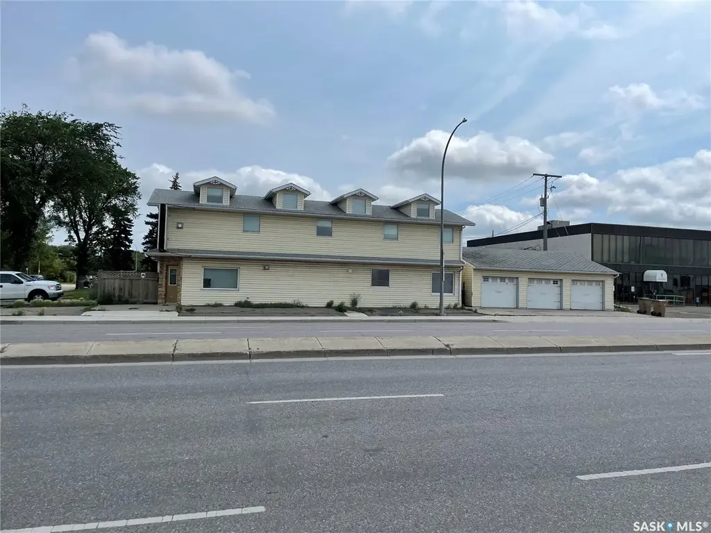 1905 Park Street, Regina
