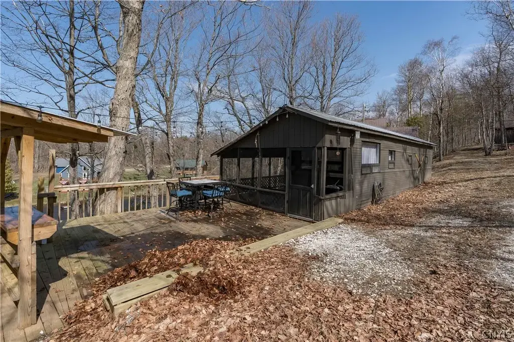 21 Downings Farm Road, Macomb