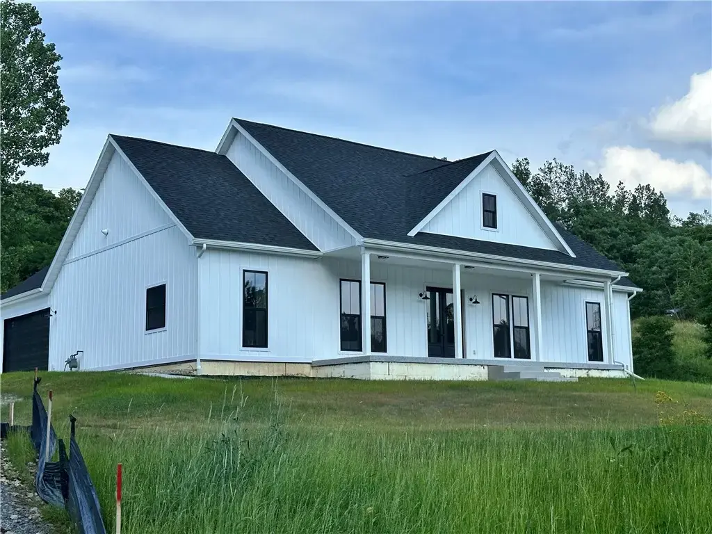 6125 East Lake Road, Conesus