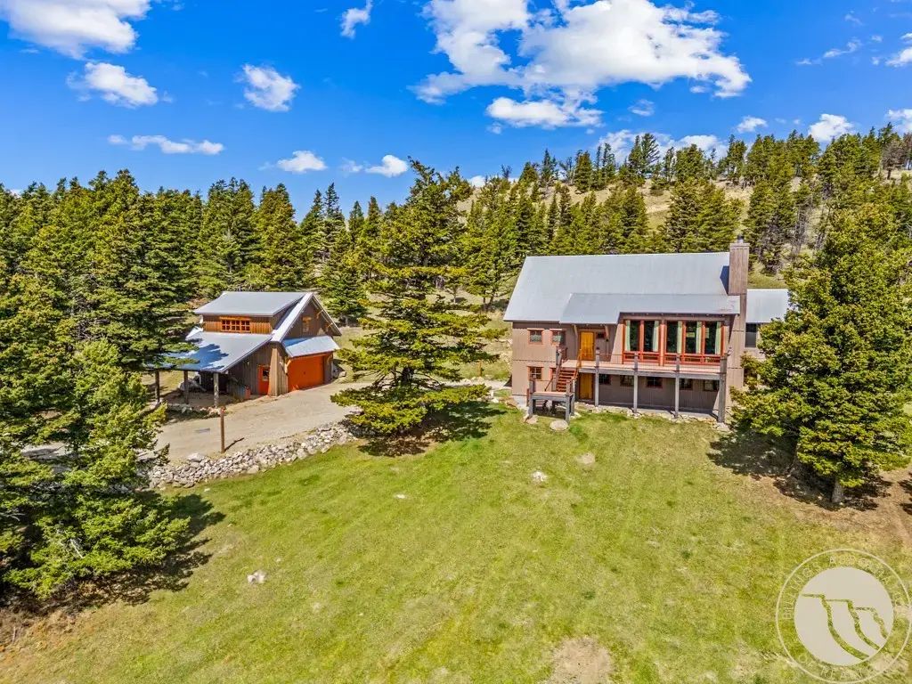 7 Eagle Trail, Nye