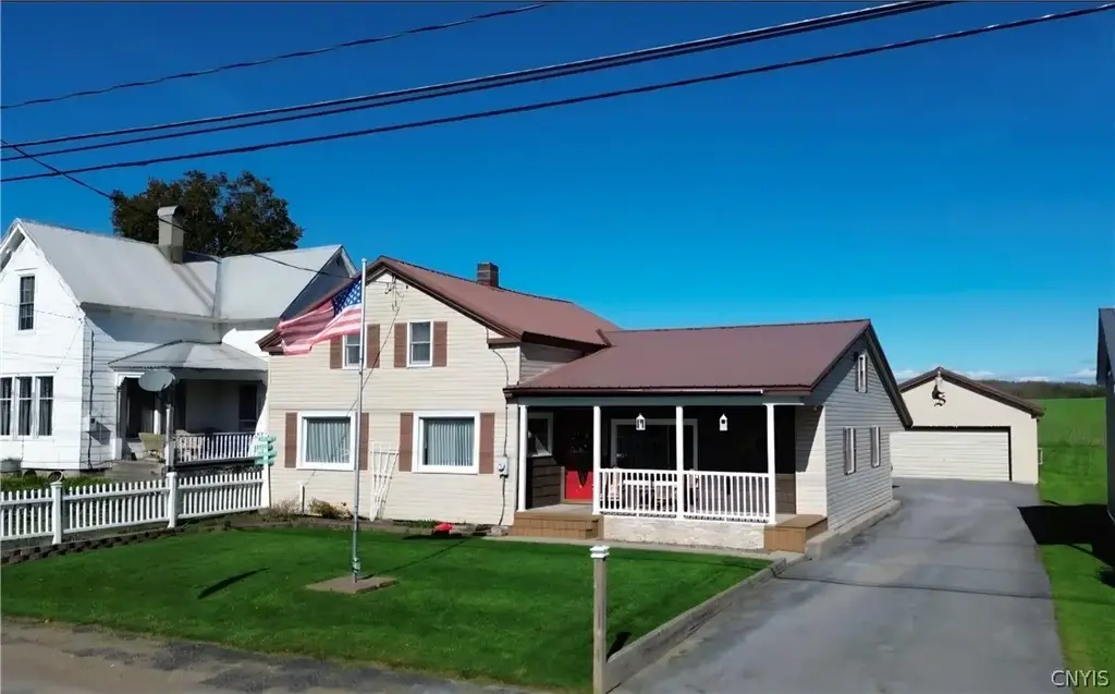 12486 School Street, Rodman