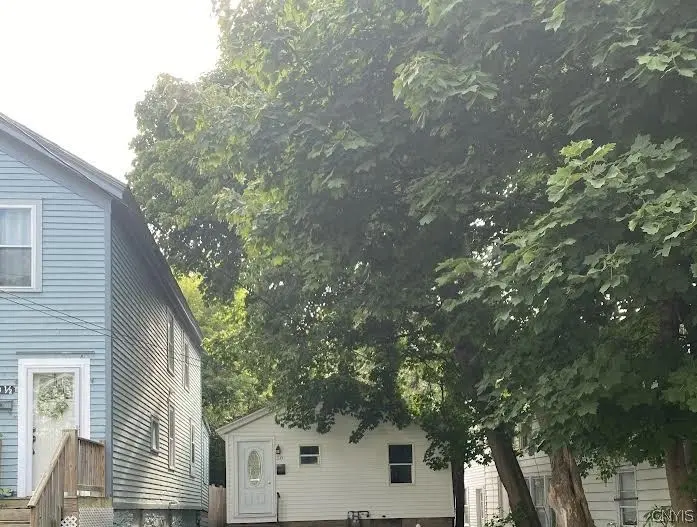 Photo of Listing #S1674581