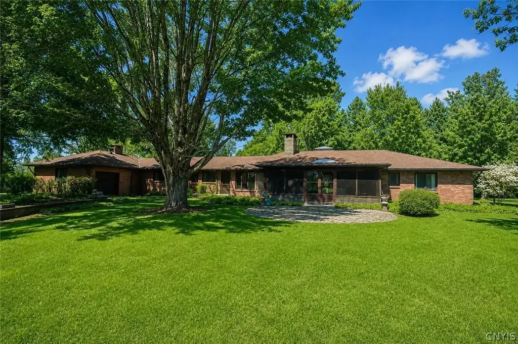 7500 Hunt Lane, Manlius