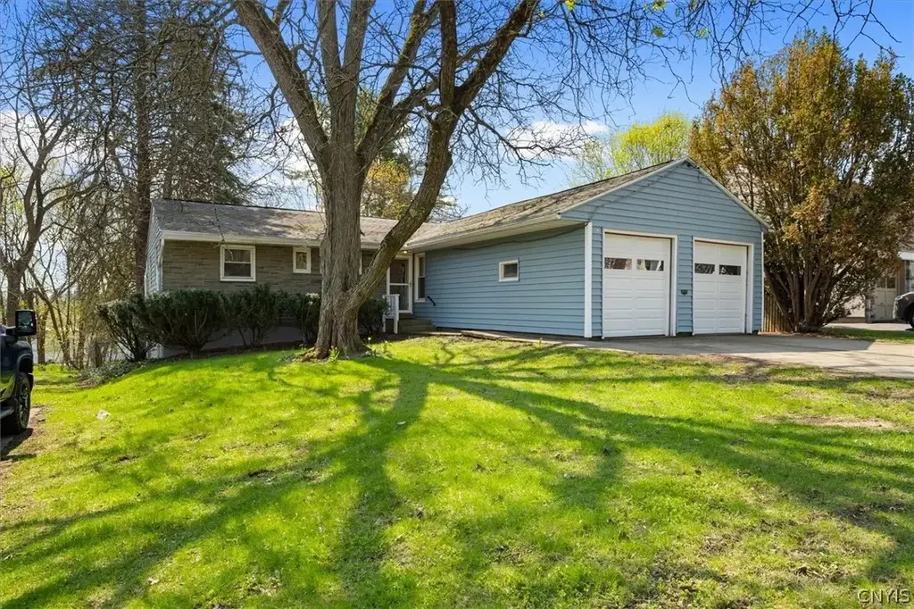 87 Clinton Street, Whitestown