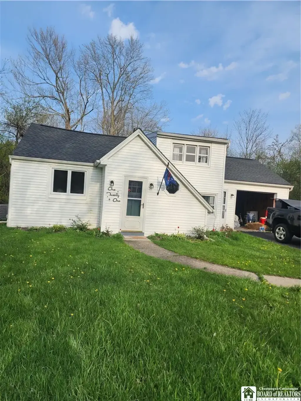 121 Winona Road, Elma