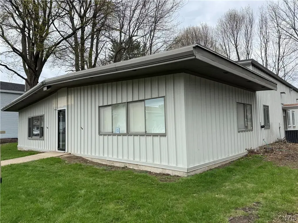 253-255 E 10th Street, Oswego