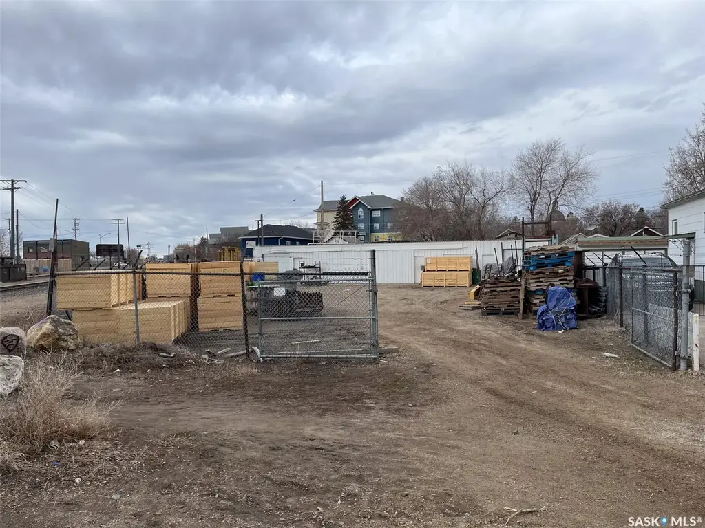 215 J Avenue S, Saskatoon