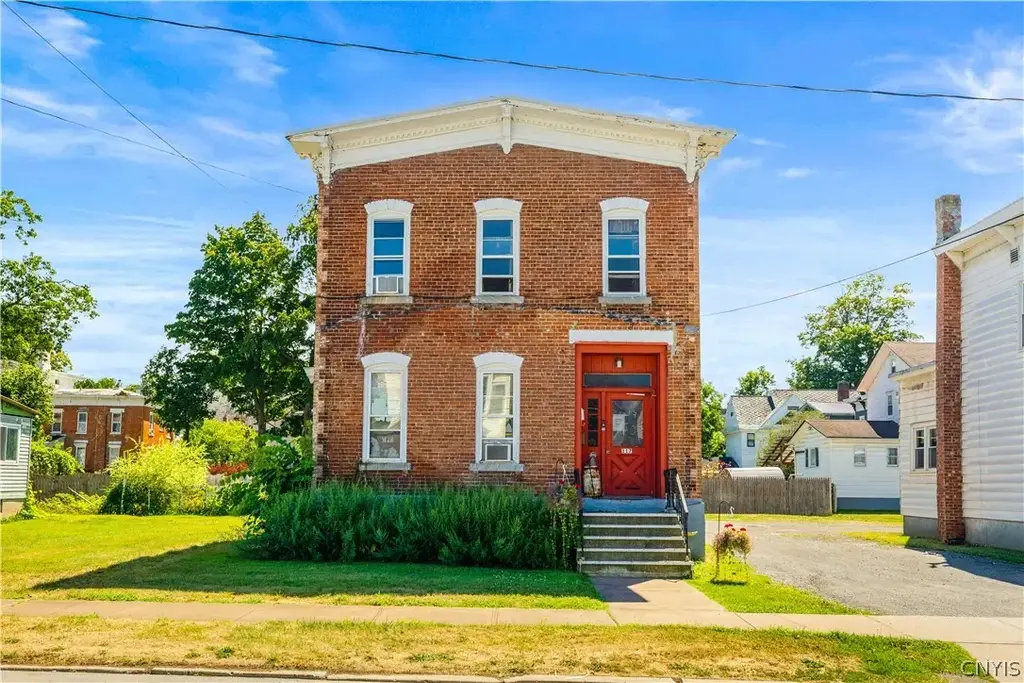 117 W Walnut Street, Oneida