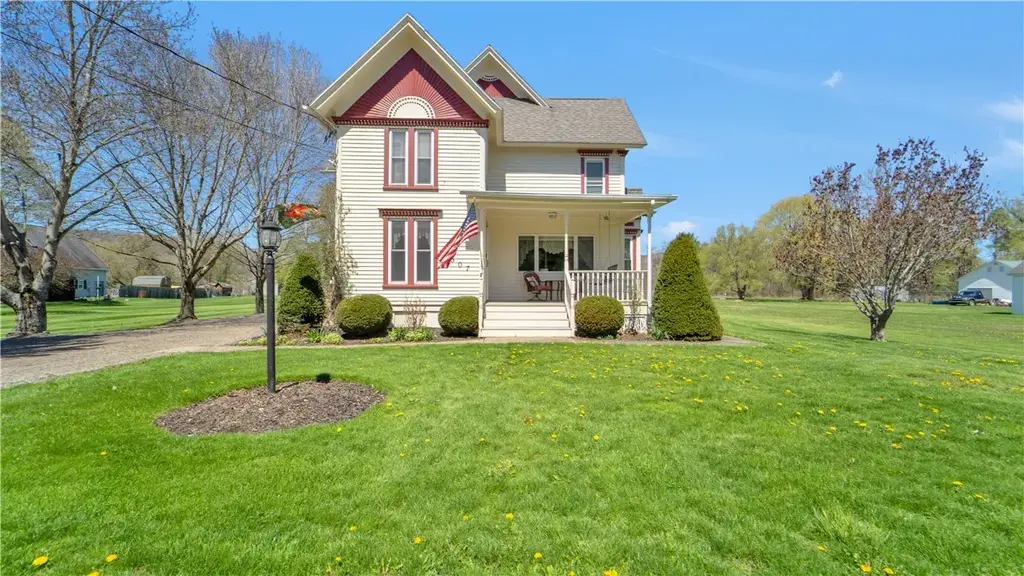 7607 County Route 14, Bath