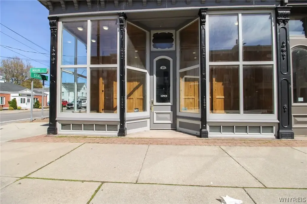 15 Main Street, Royalton