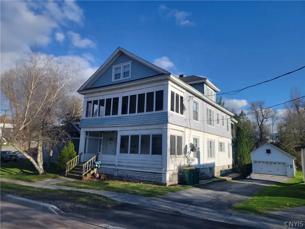 415 N Clinton Street, Wilna