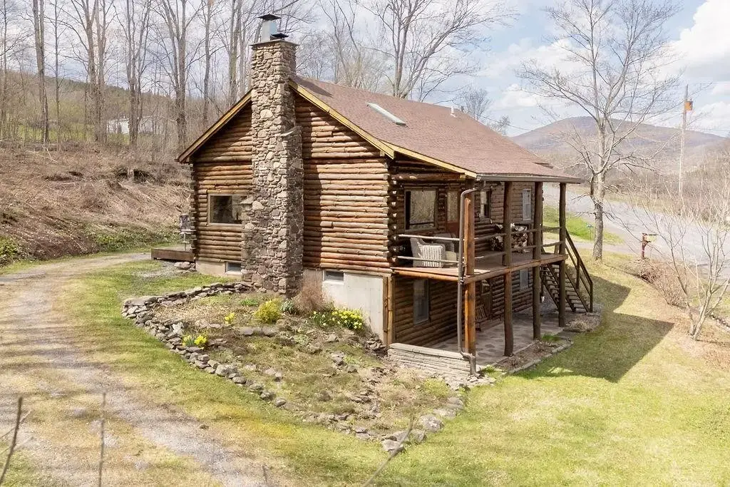851 Lower Meeker Hollow Road, Roxbury