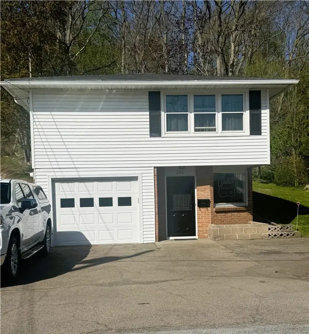 286 W Main Street, Victor