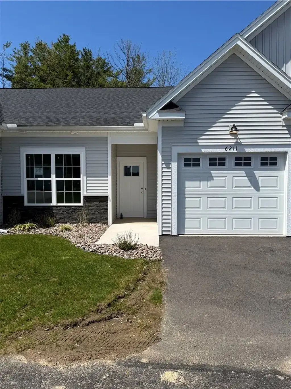 6211 Blossom Ridge, Ontario