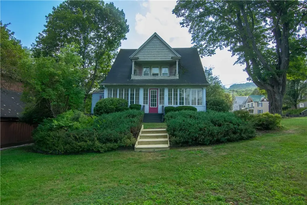 293 Delaware Street, Walton