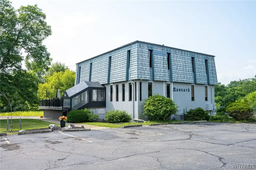 3290 California Road, Orchard Park