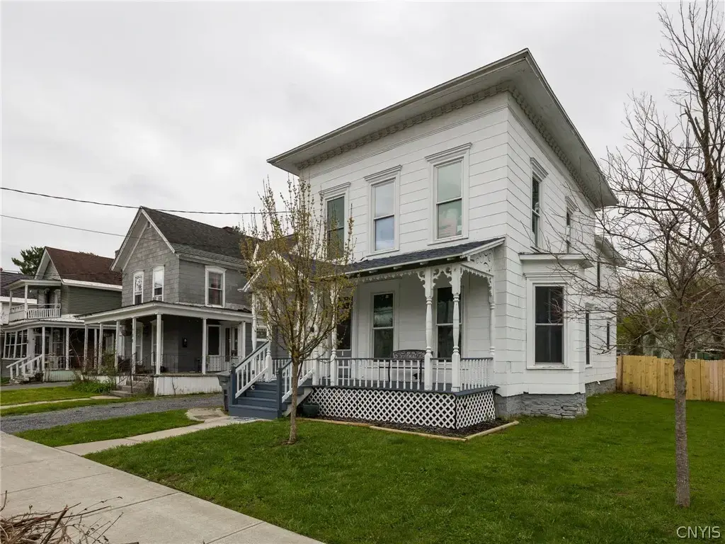 363 Flower Avenue E, Watertown City