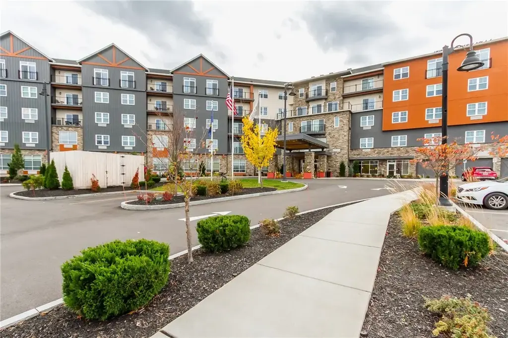 205 Lakeshore Dr #412, Canandaigua City