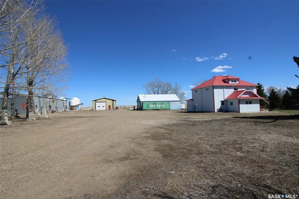 8241 Range Road, Shaunavon