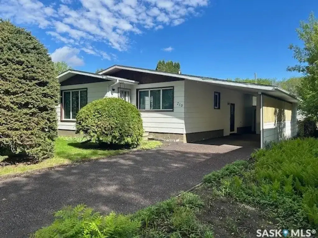 210 Alexander Avenue, Canora