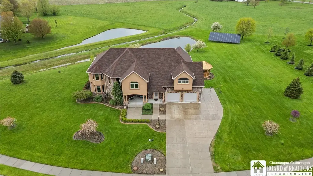 9 Ryan Place, Pomfret
