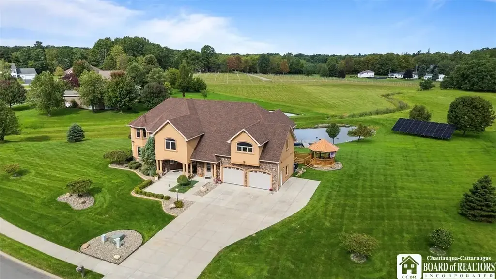 9 Ryan Place, Pomfret