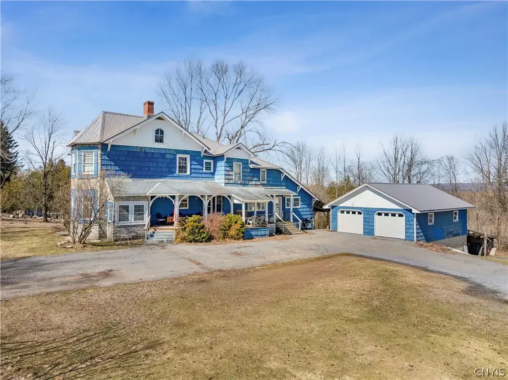 11607 N Gage Road, Deerfield
