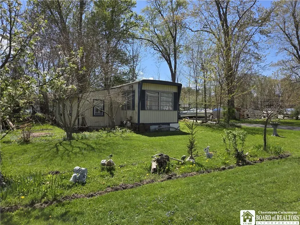 2400 Keller Road, Busti