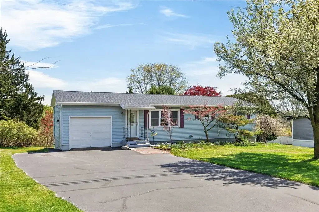 6214 Oakridge Road, Owasco