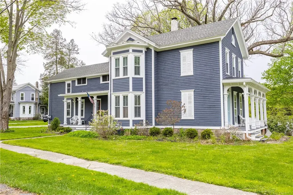 46 East Avenue, Naples