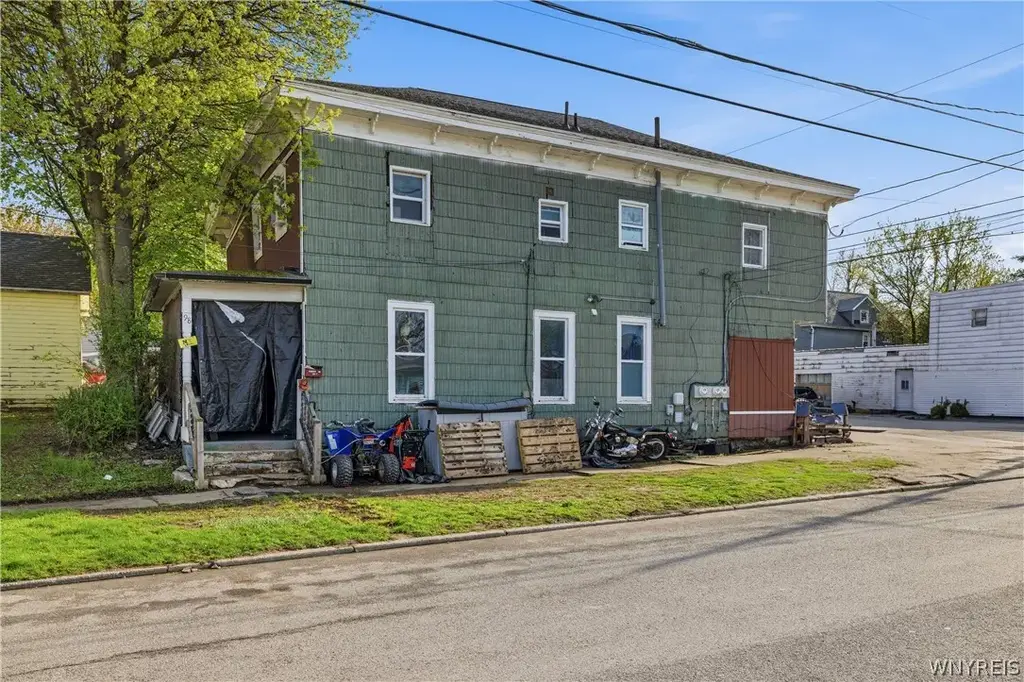98 Washington Street, Lockport City